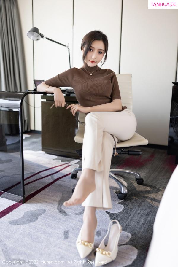 王馨瑶  [XiuRen]高清写真图 2022.12.09 No.5978 王馨瑶yanni 时尚美腿第40张图片